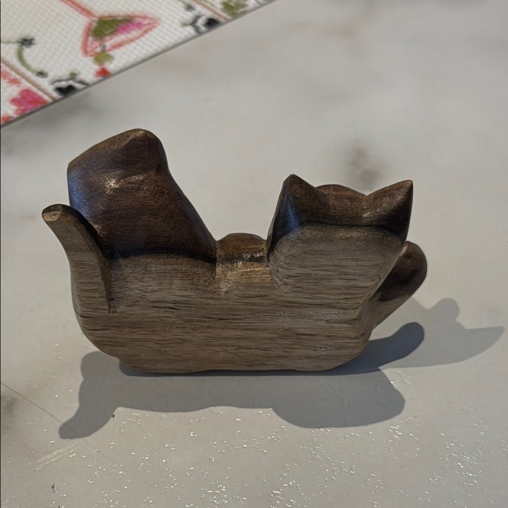Handcrafted Brown Cat Figurine - Picture 4 of 6